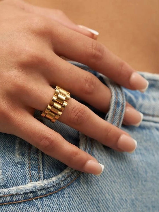 Debbie Watch Chain Ring