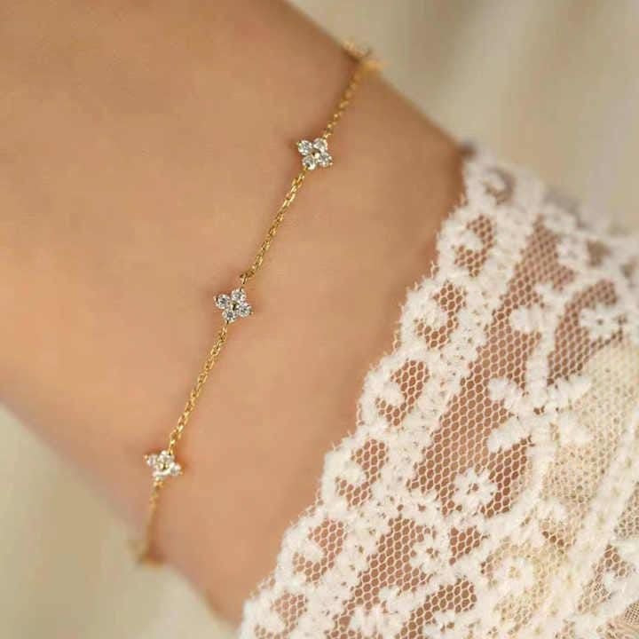 dainty floral chain bracelet