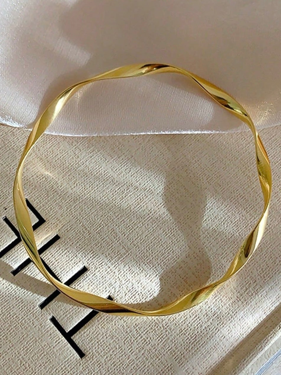 Swerve bracelet