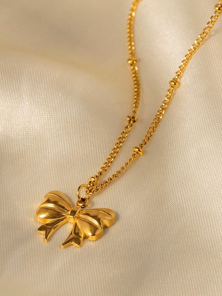 Coquette bow necklace