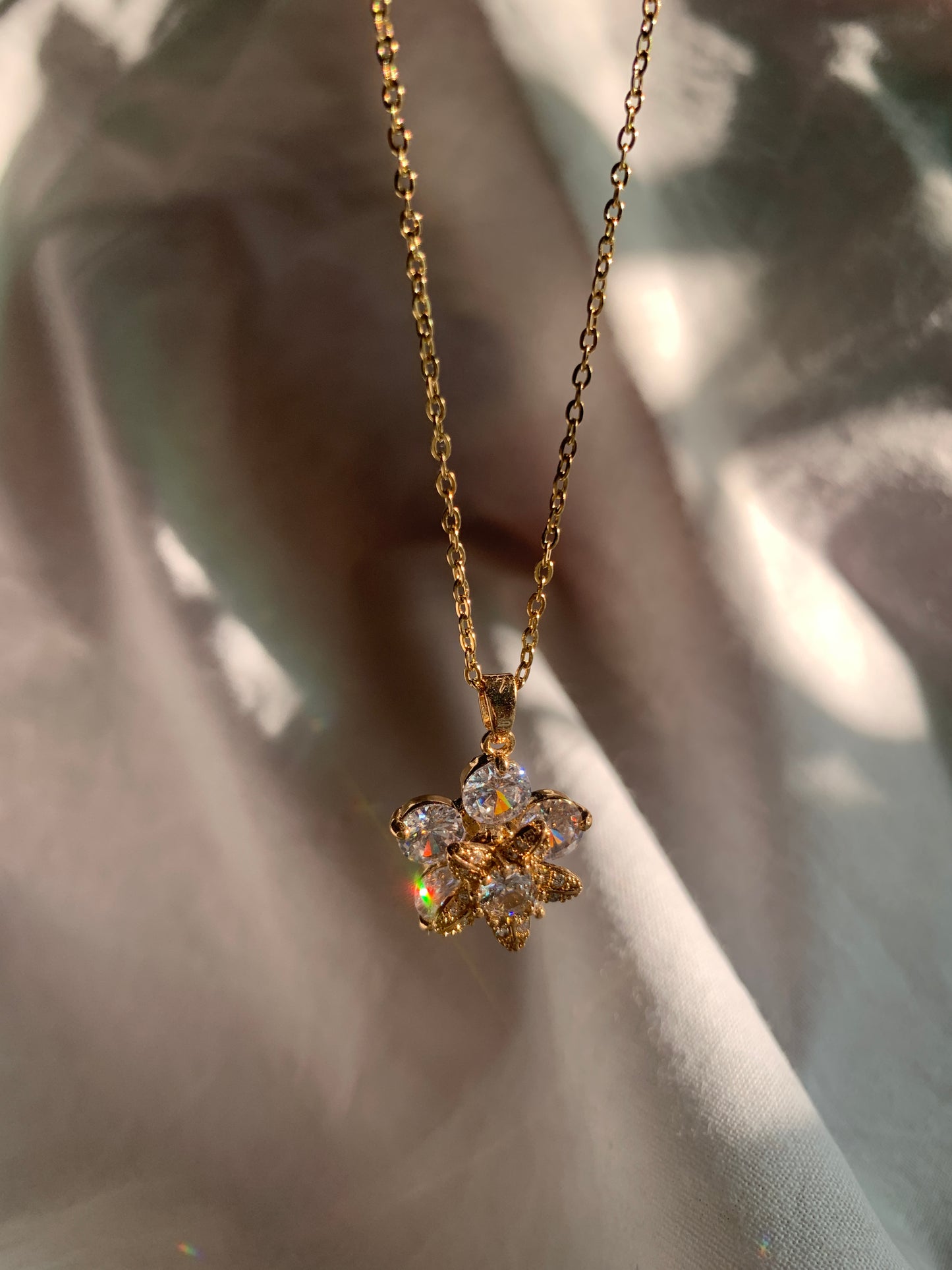 Spinning necklace