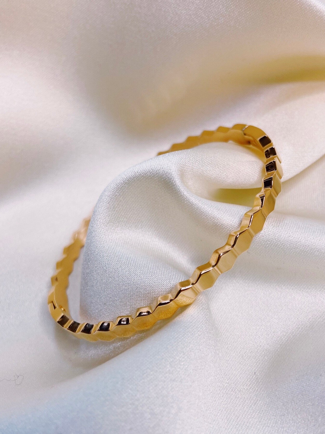 Hex bracelet