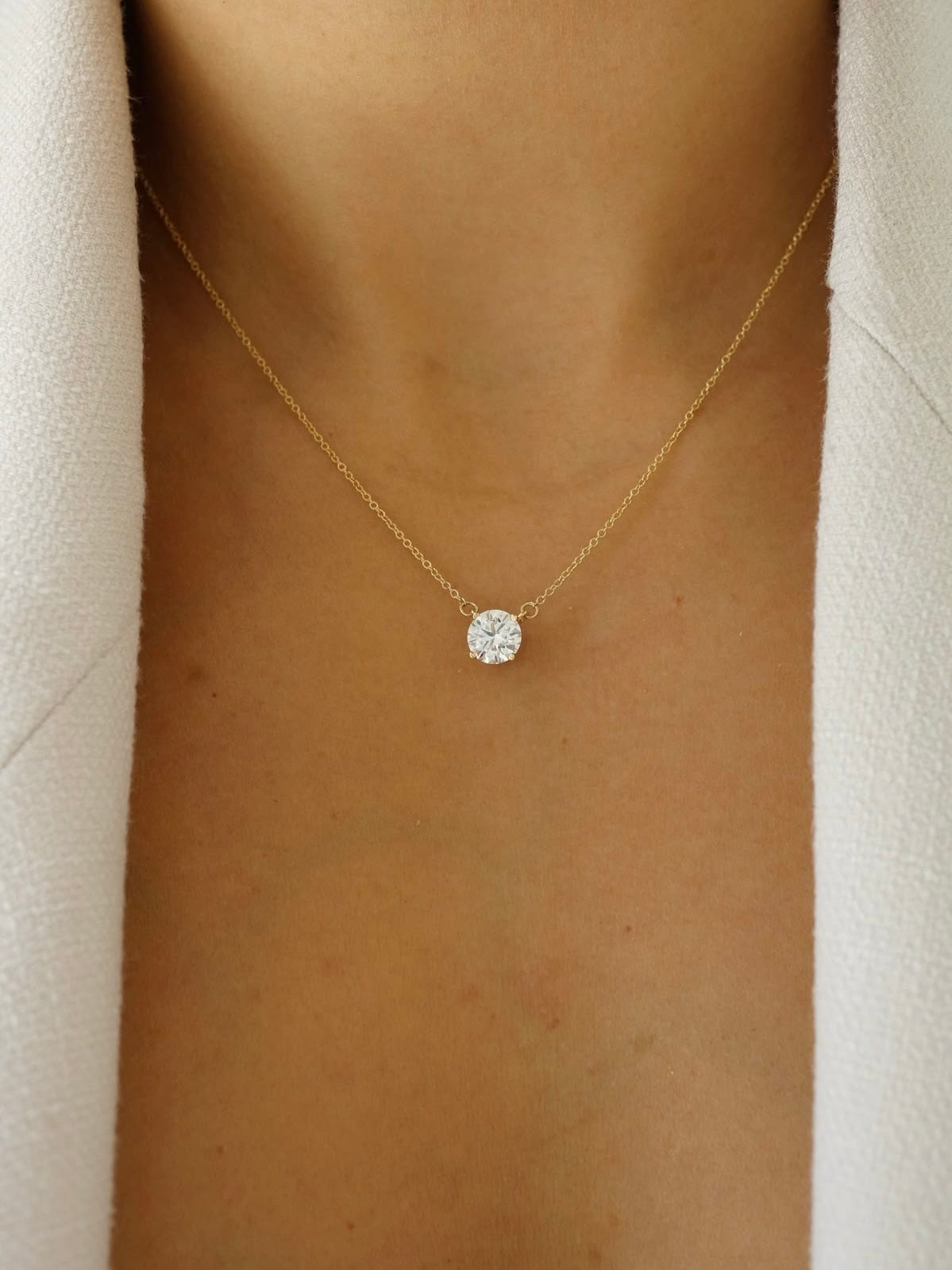 Minimal solitaire necklace