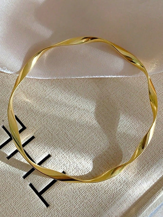 Swerve bracelet