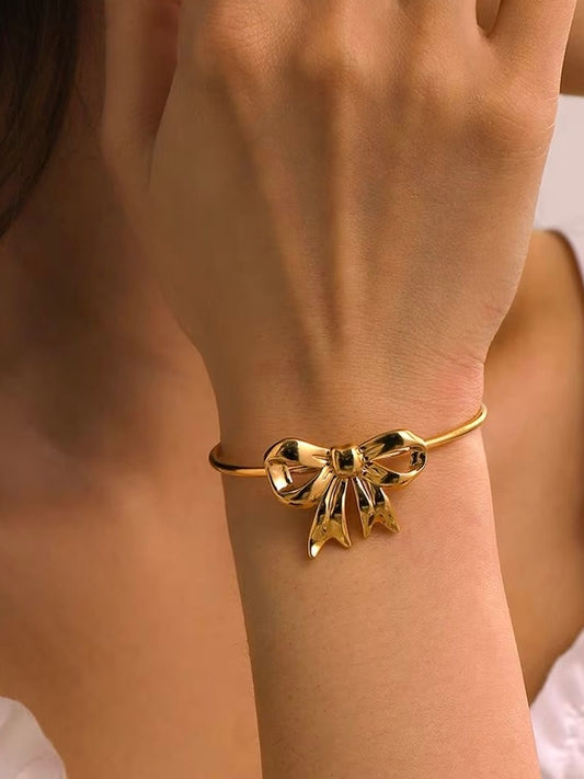 classy bow bracelet